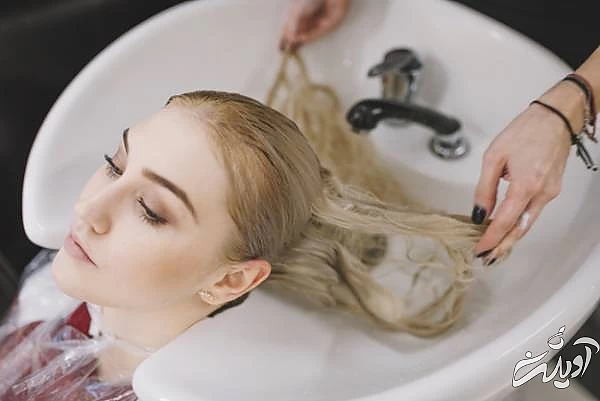 شستن موهای رنگ شده